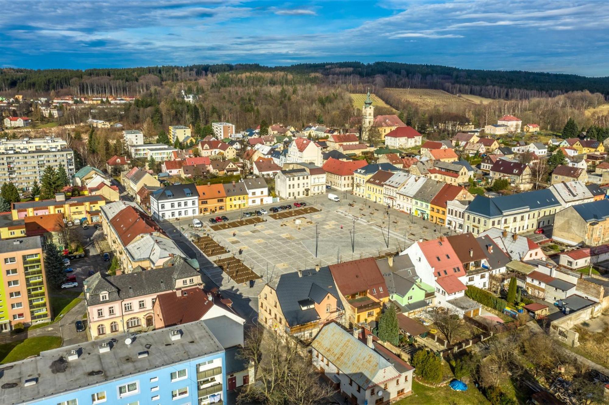 Ubytovani Na Namesti Nove Mesto pod Smrkem Exteriör bild
